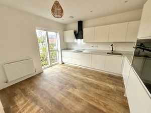 Crossland Gardens Rossmore